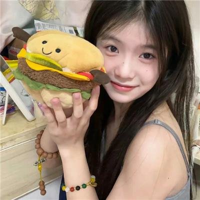翠迪斗黑猫